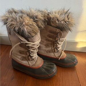 Sorel Insulated Winter Boots in Tan, Blue and Orange with Faux Fur